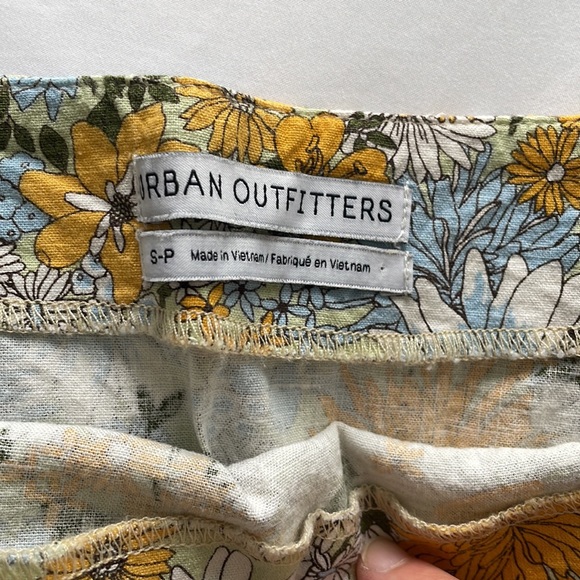 Urban Outfitters blue/yellow flower mini skirt - Picture 2 of 3